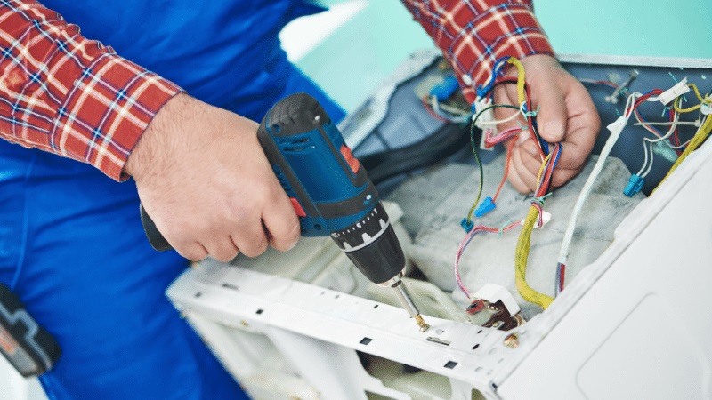Gaziemir Uğur Uğur çamaşır makinesi kart tamiri – Su almama arızası orijinal parça ile giderildi. - Teknik servis örneği